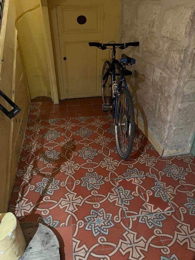 אביניון La Charmante Du Palais 2 Chambres מראה חיצוני תמונה